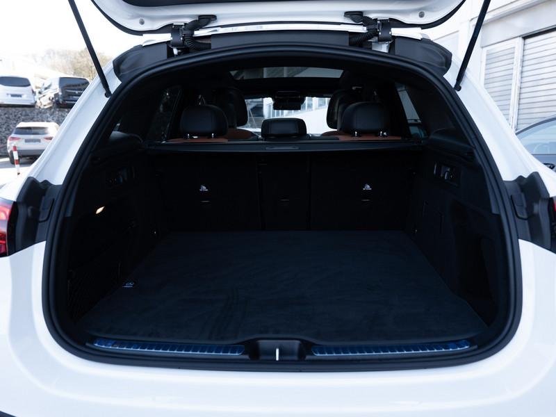 Mercedes-Benz GLC 300 2025 г. Белый, пробег 4218 км