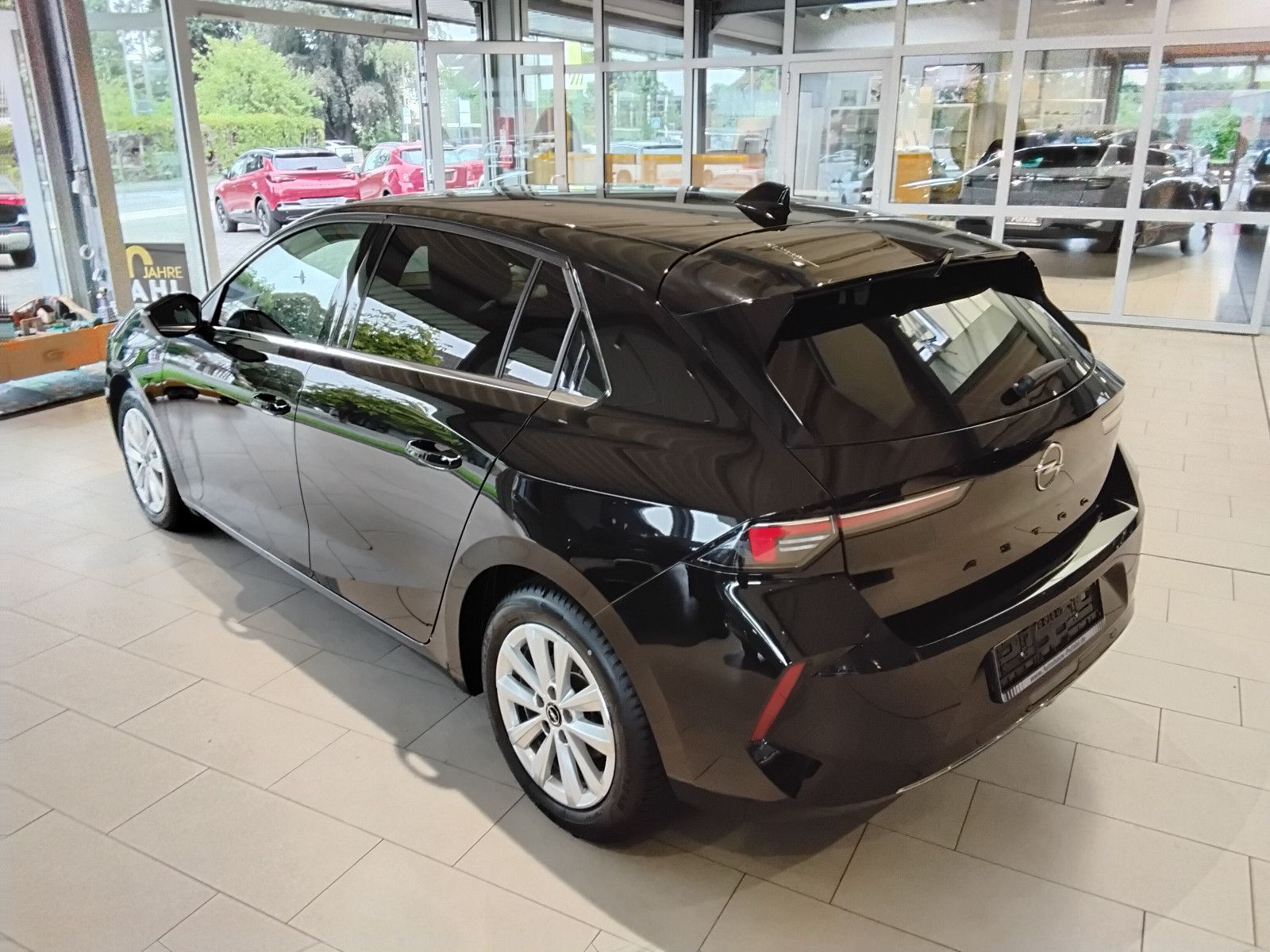 Opel Astra 2023 г. Белый, пробег 55000 км