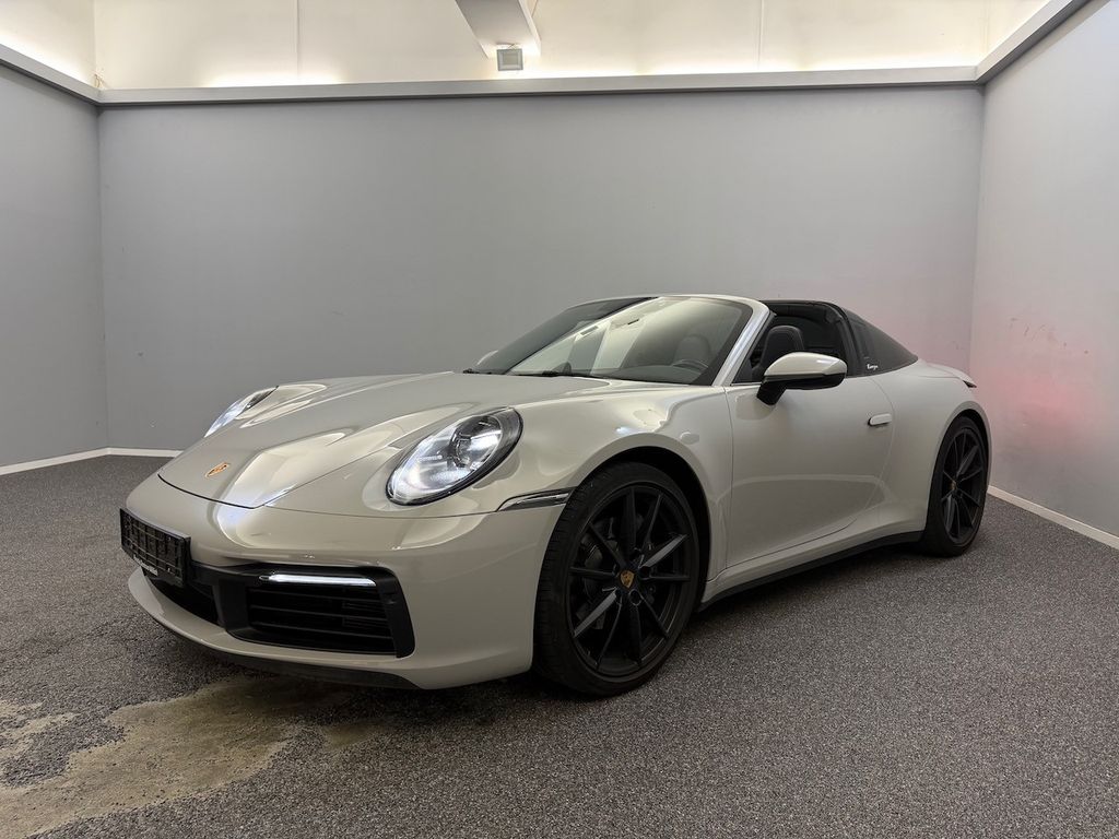 Porsche 992 2023 г. Серый, пробег 41000 км