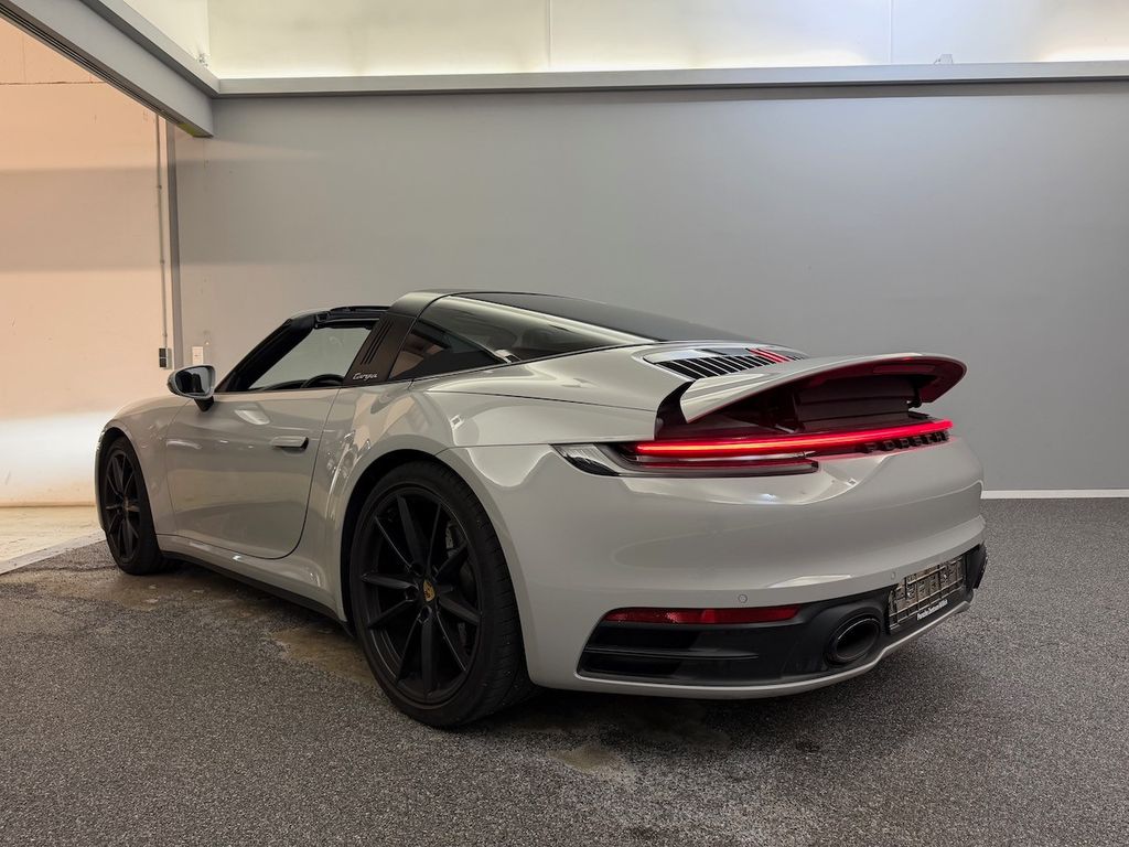 Porsche 992 2023 г. Серый, пробег 41000 км