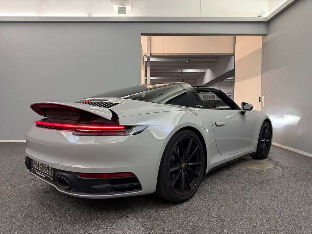 Porsche 992 2023 г. Серый, пробег 41000 км