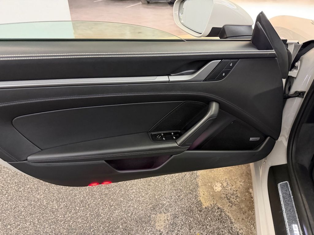 Porsche 992 2023 г. Серый, пробег 41000 км