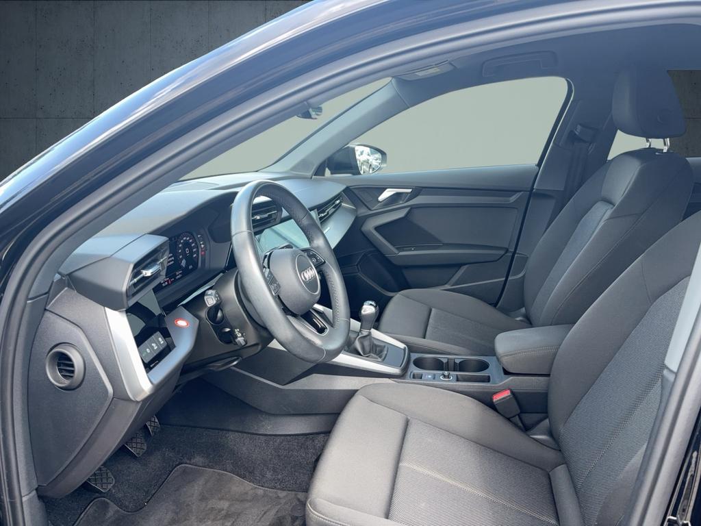 Audi A3 2023 г. Чёрный, пробег 48150 км