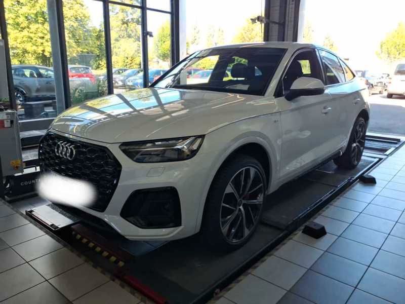 Audi Q5 2023 г. Белый, пробег 24091 км