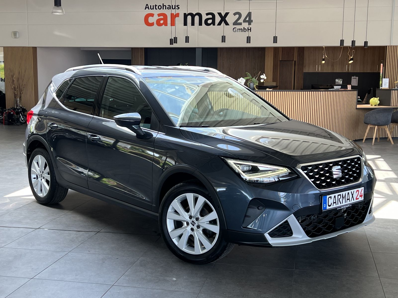 SEAT Arona 2024 г. Серый, пробег 52627 км