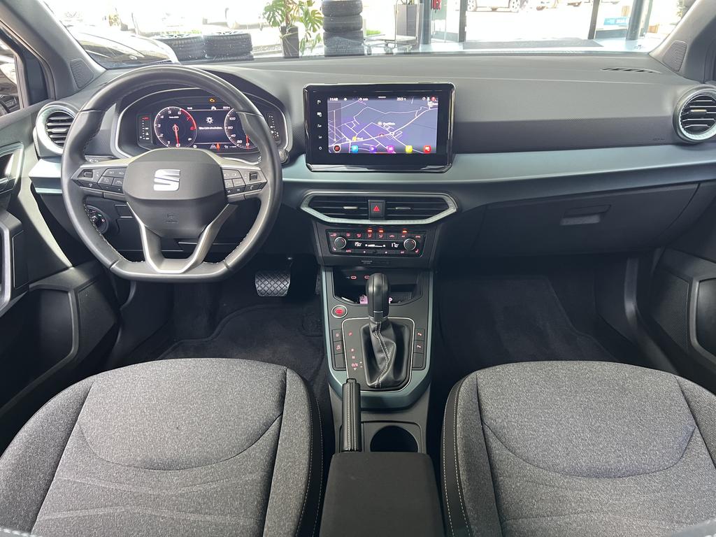 SEAT Arona 2024 г. Серый, пробег 52627 км