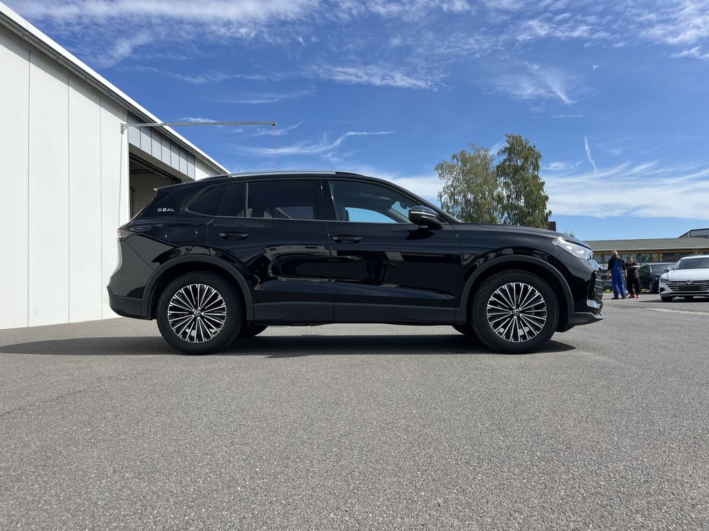 Volkswagen Tiguan 2025 г. Чёрный, пробег 21162 км