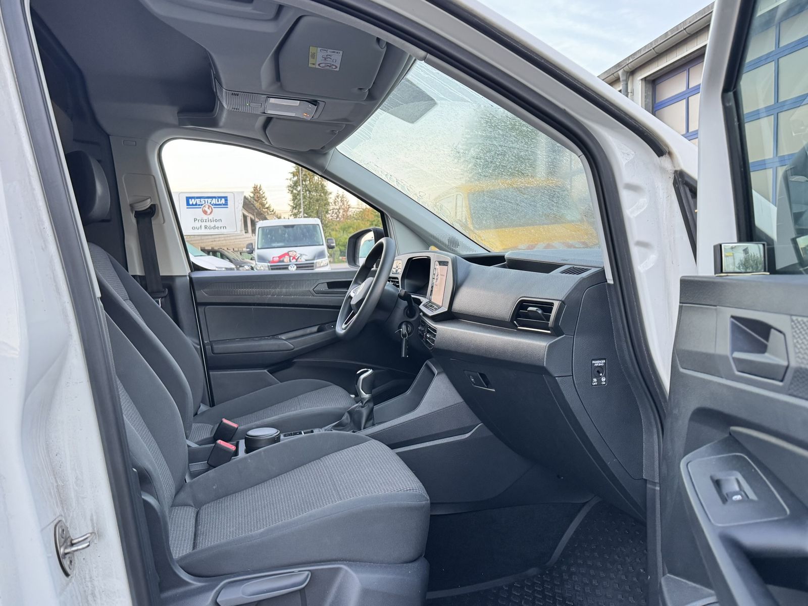 Volkswagen CADDY MAXI 2023 г. Белый, пробег 55000 км