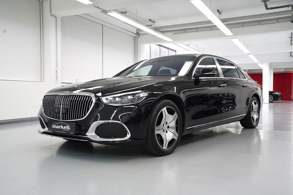 Maybach 5 Series 2025 г. Чёрный, пробег 15900 км