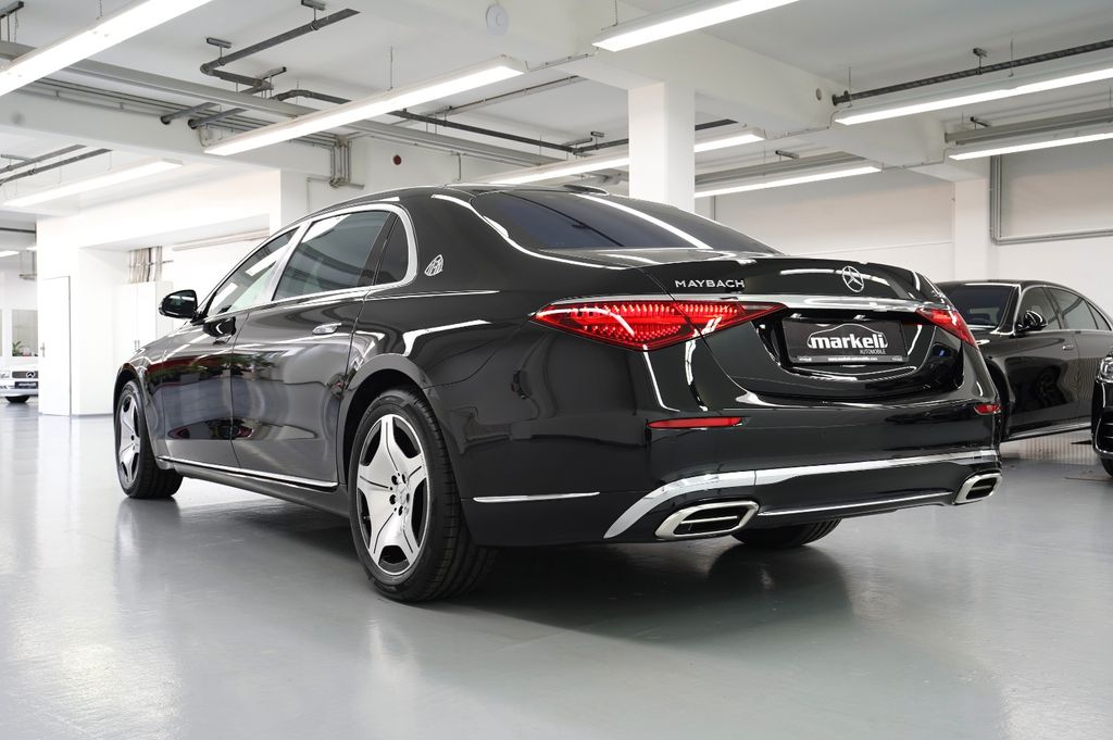 Maybach 5 Series 2025 г. Чёрный, пробег 15900 км