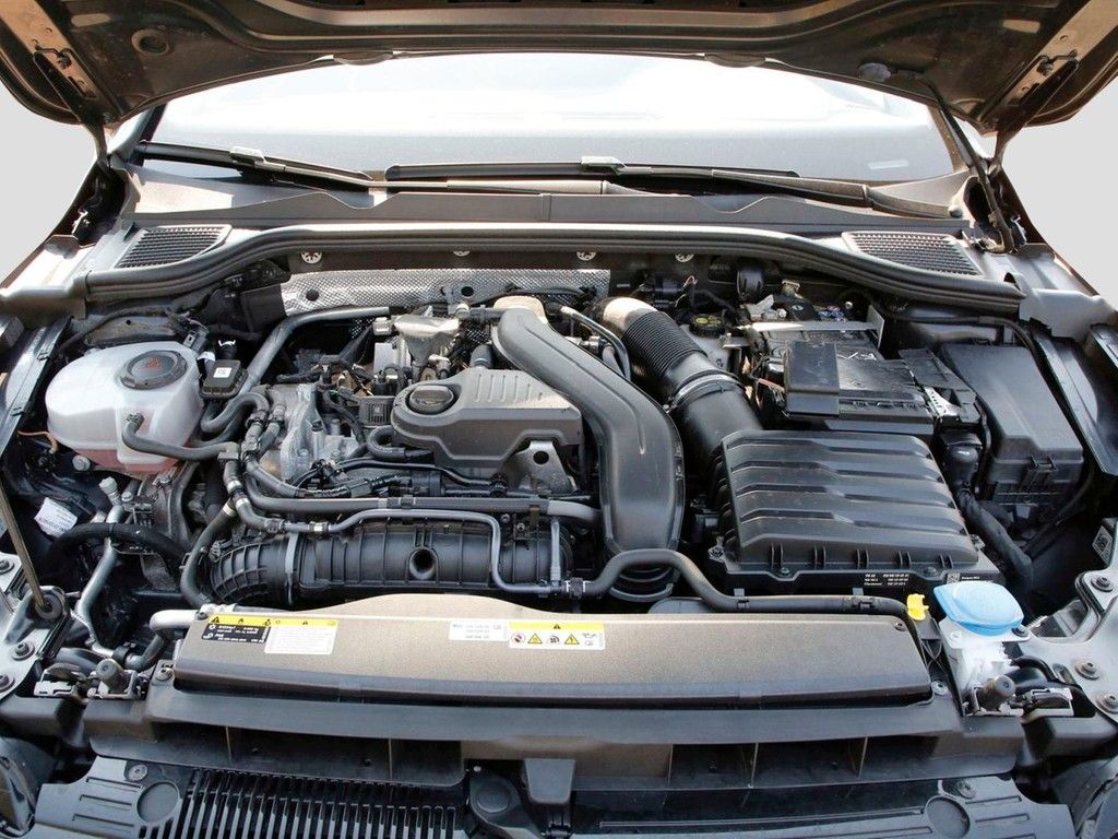 Volkswagen Golf 2025 г. Серый, пробег 27490 км