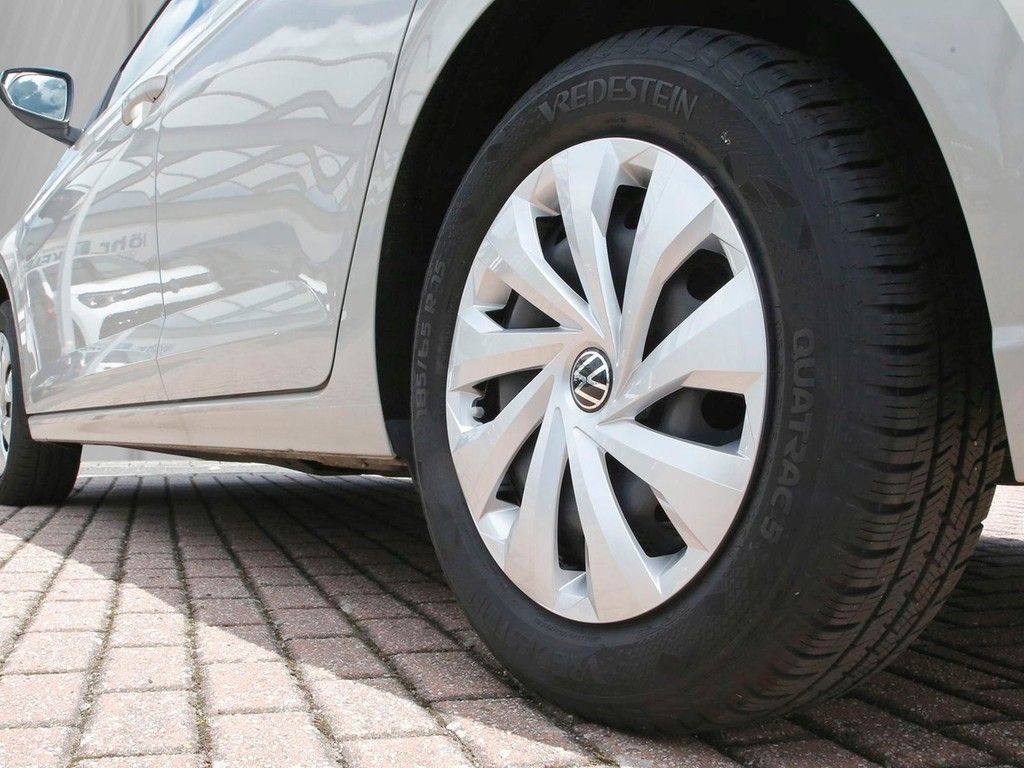 Volkswagen Polo 2023 г. Серый, пробег 23850 км