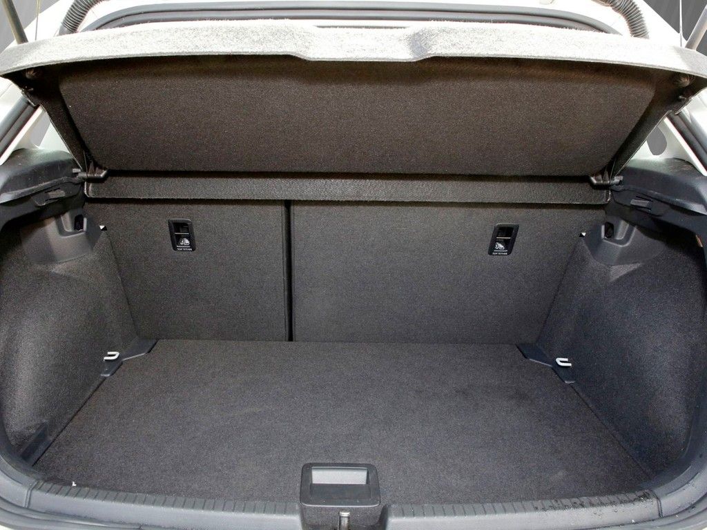 Volkswagen Polo 2023 г. Серый, пробег 23850 км