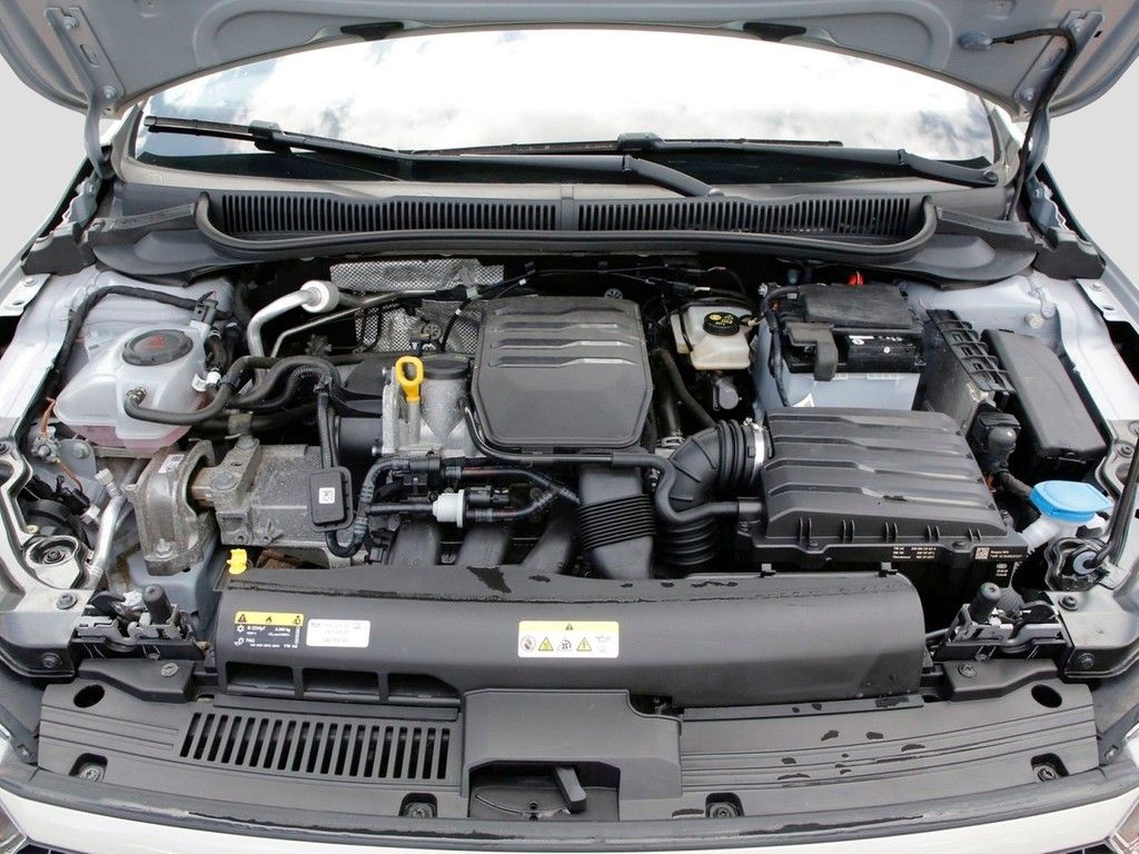 Volkswagen Polo 2023 г. Серый, пробег 23850 км