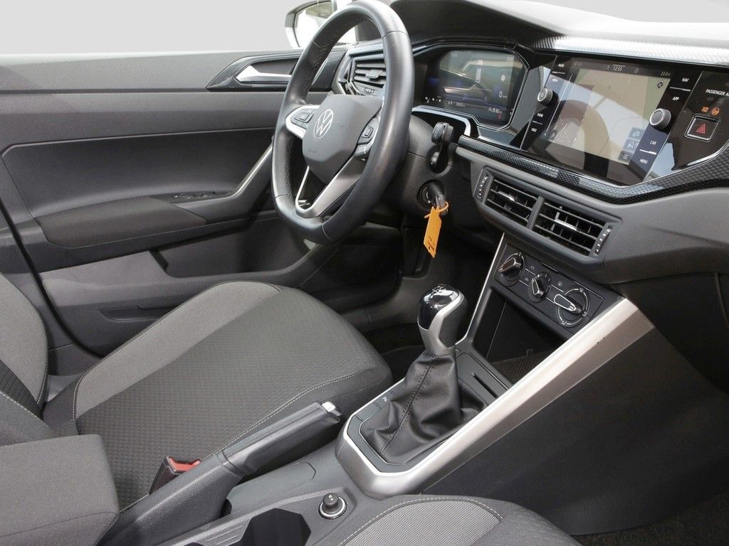 Volkswagen Polo 2023 г. Серый, пробег 23850 км