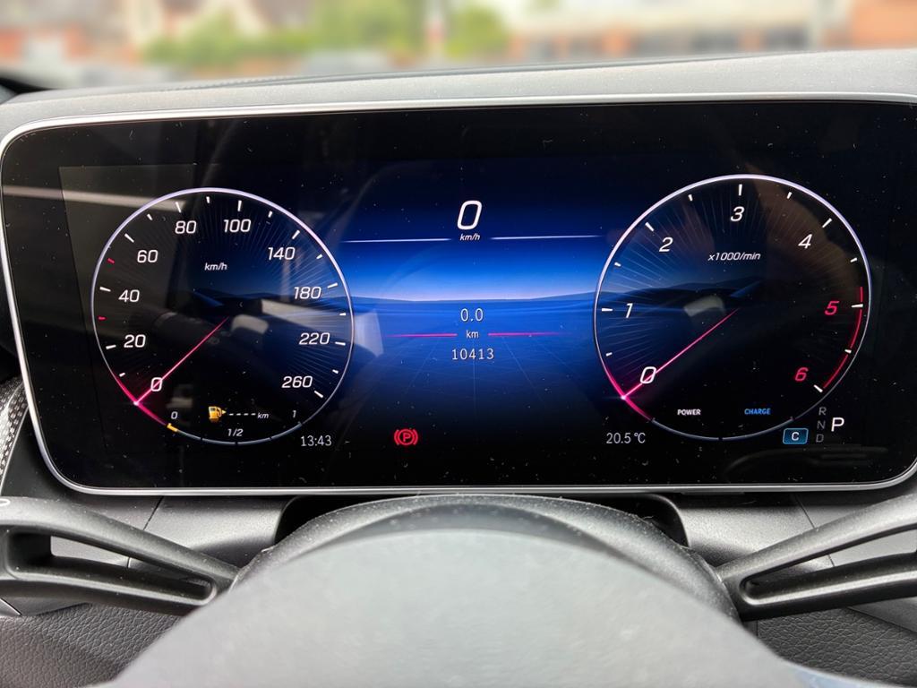 Mercedes-Benz GLC 300 2025 г. Серый, пробег 10325 км