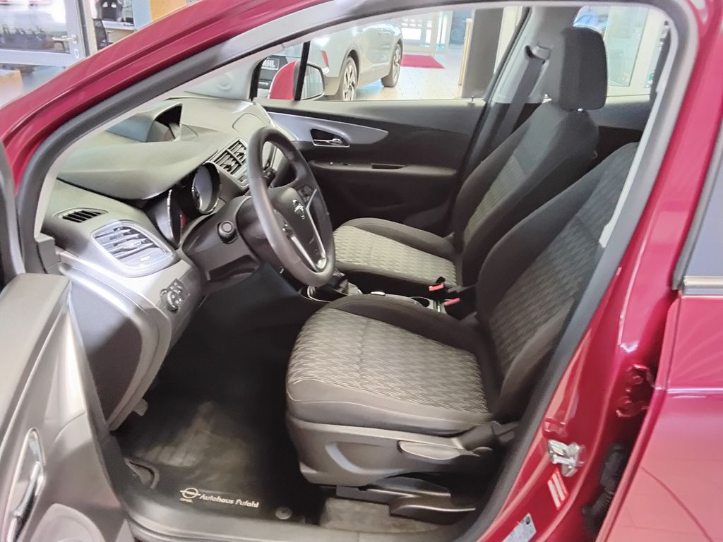 Opel Mokka 2024 г. Красный, пробег 35000 км