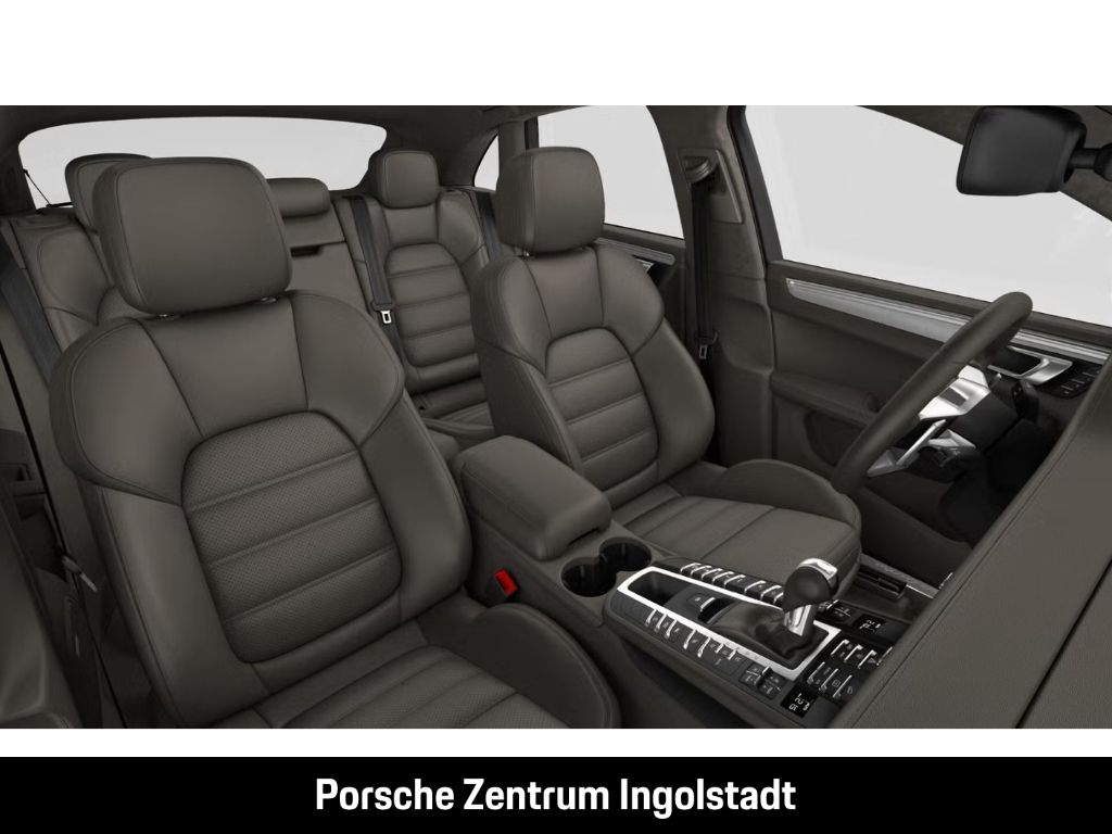 Porsche Macan 2021 г. Коричневый, пробег 49800 км