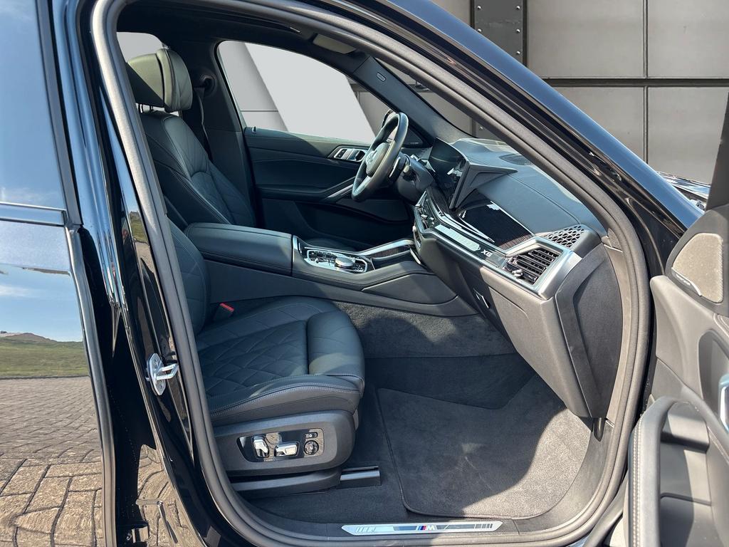 BMW X6 2025 г. Чёрный, пробег 26489 км