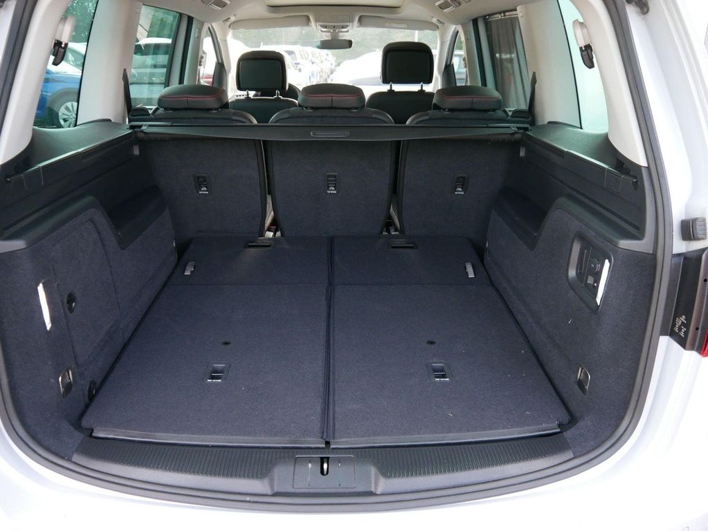 SEAT Alhambra 2022 г. Белый, пробег 59000 км
