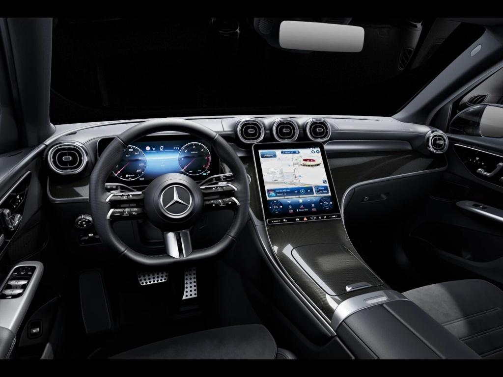 Mercedes-Benz GLC 300 2025 г. Серый, пробег 12651 км