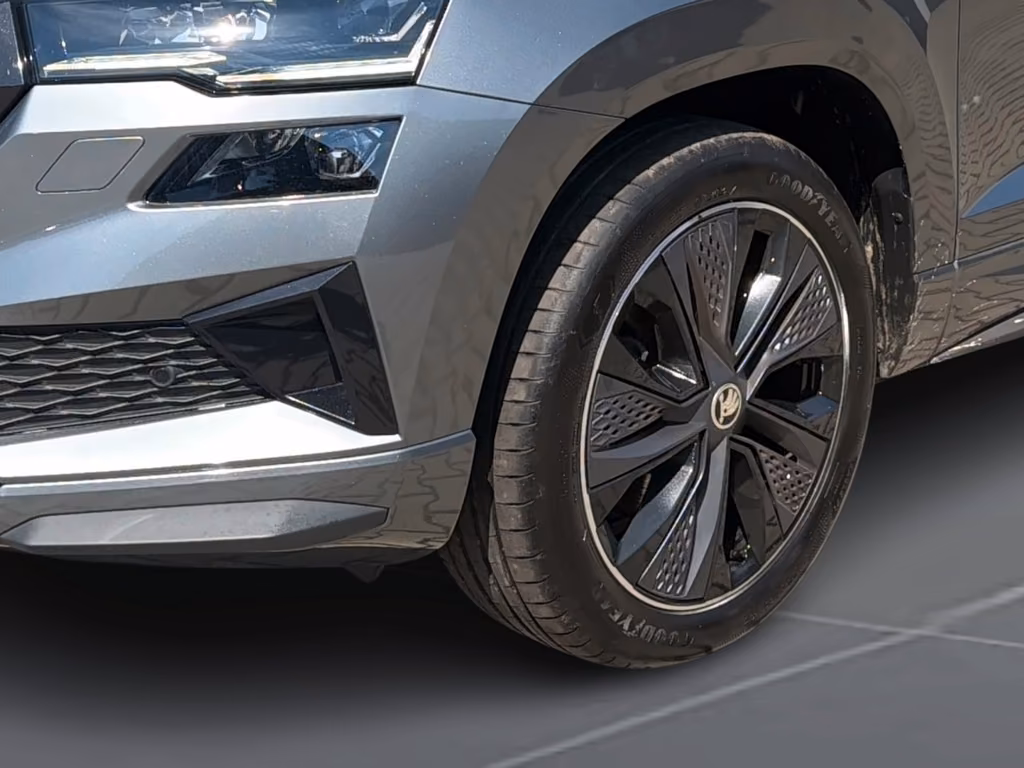 Skoda Karoq 2023 г. Серый, пробег 44460 км