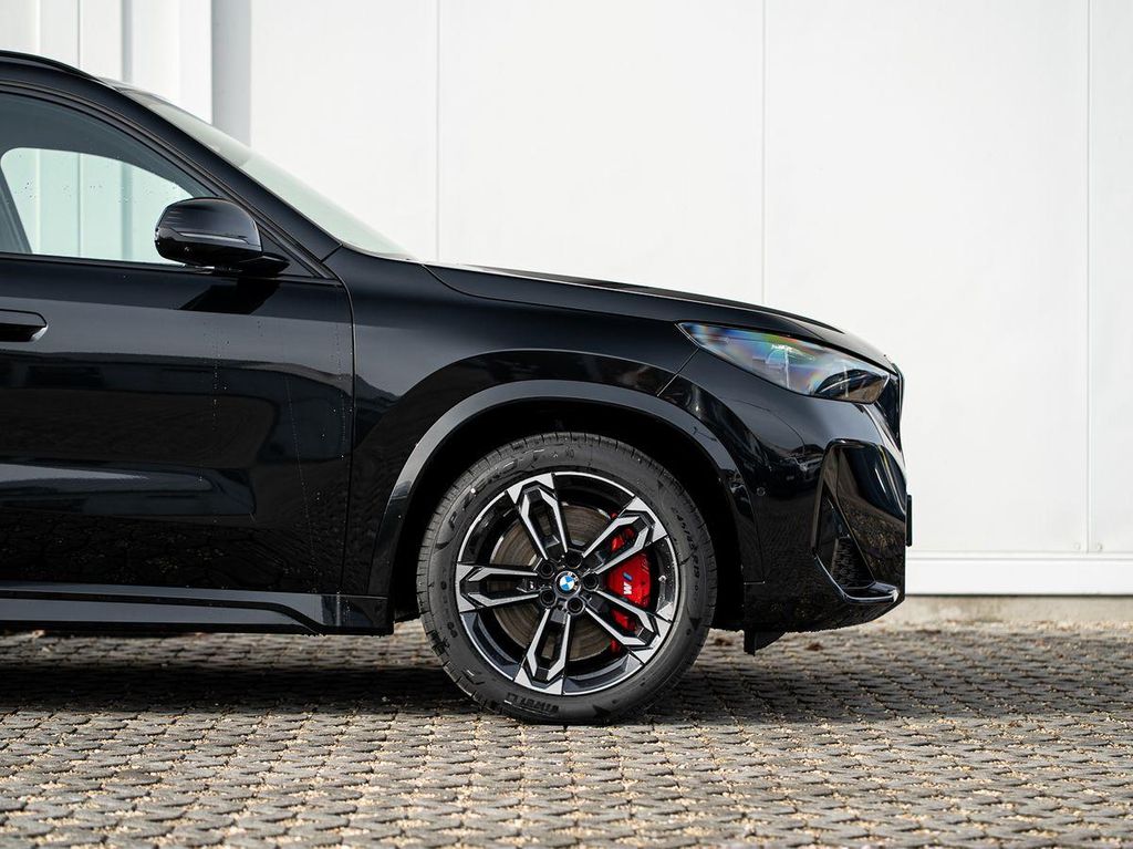 BMW X1 2026 г. Чёрный, пробег 6490 км