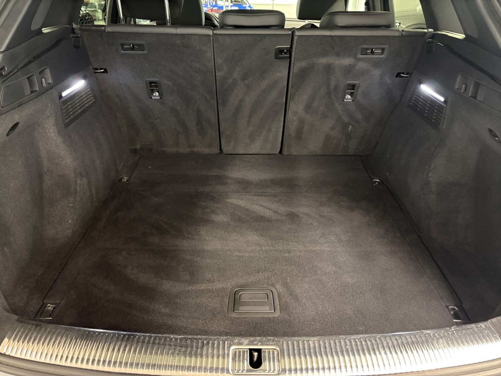Audi Q5 2023 г. Серый, пробег 41135 км