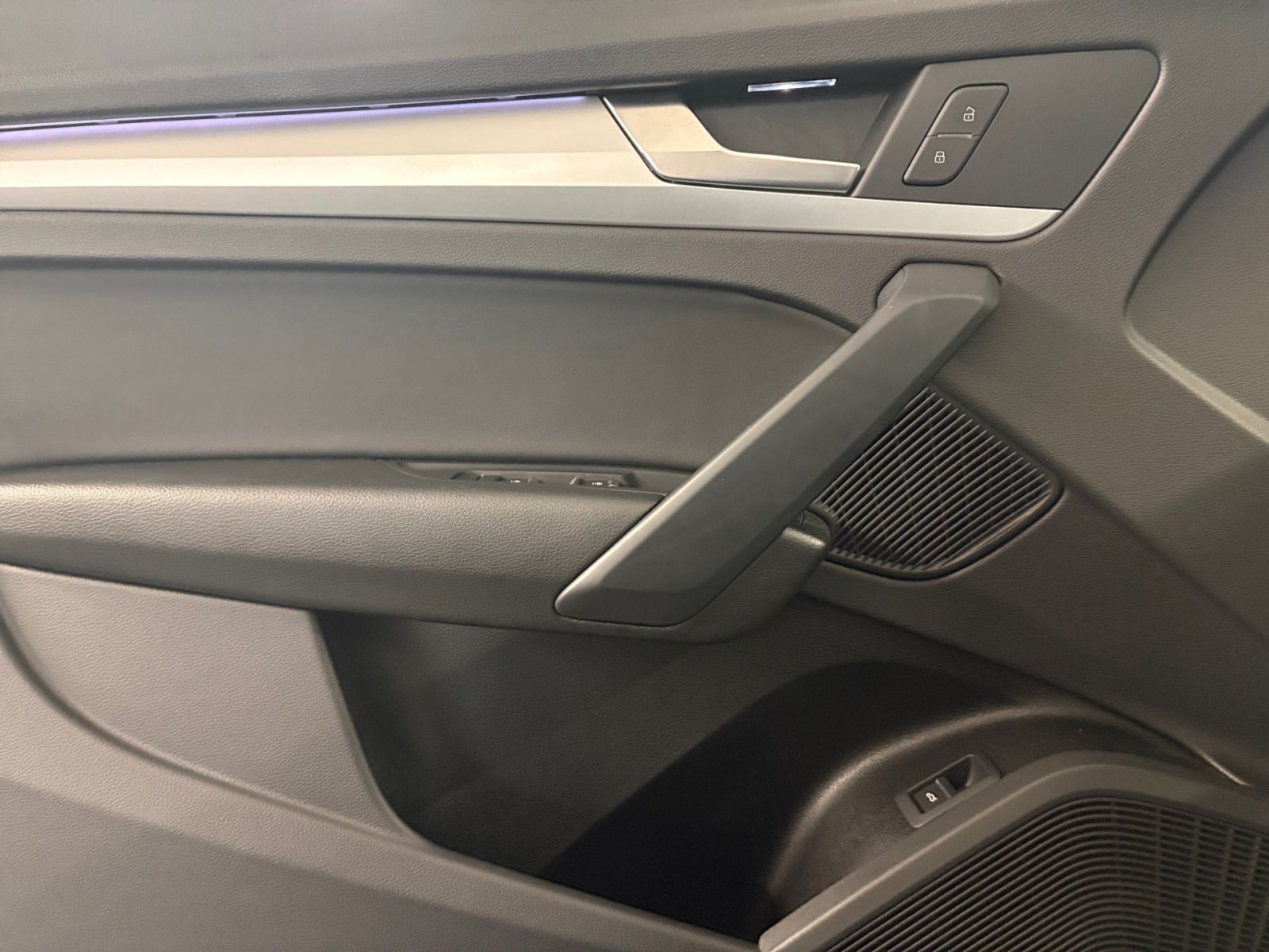 Audi Q5 2023 г. Серый, пробег 41135 км