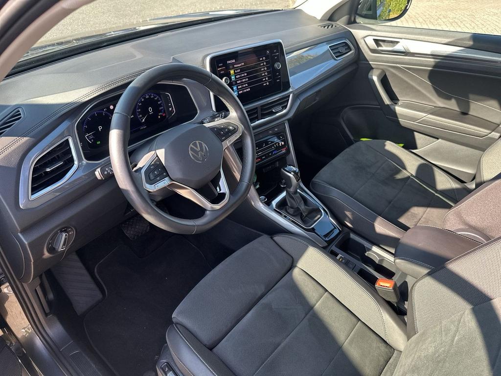 Volkswagen T-Roc 2022 г. Серый, пробег 17912 км