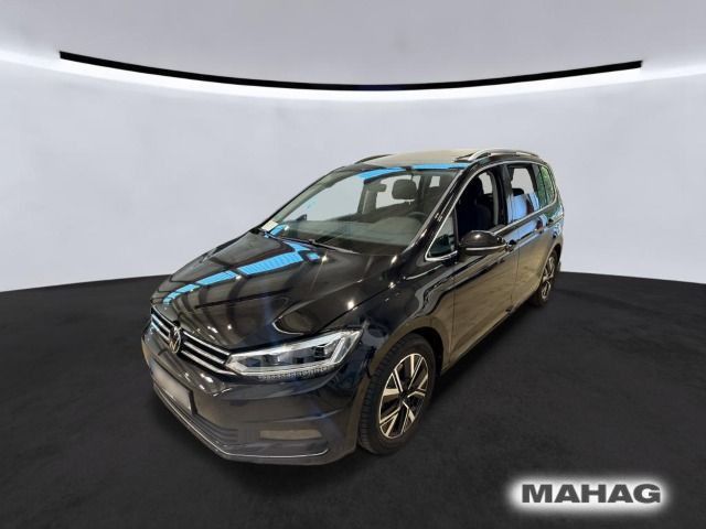 Volkswagen Touran 2023 г. Чёрный, пробег 30296 км