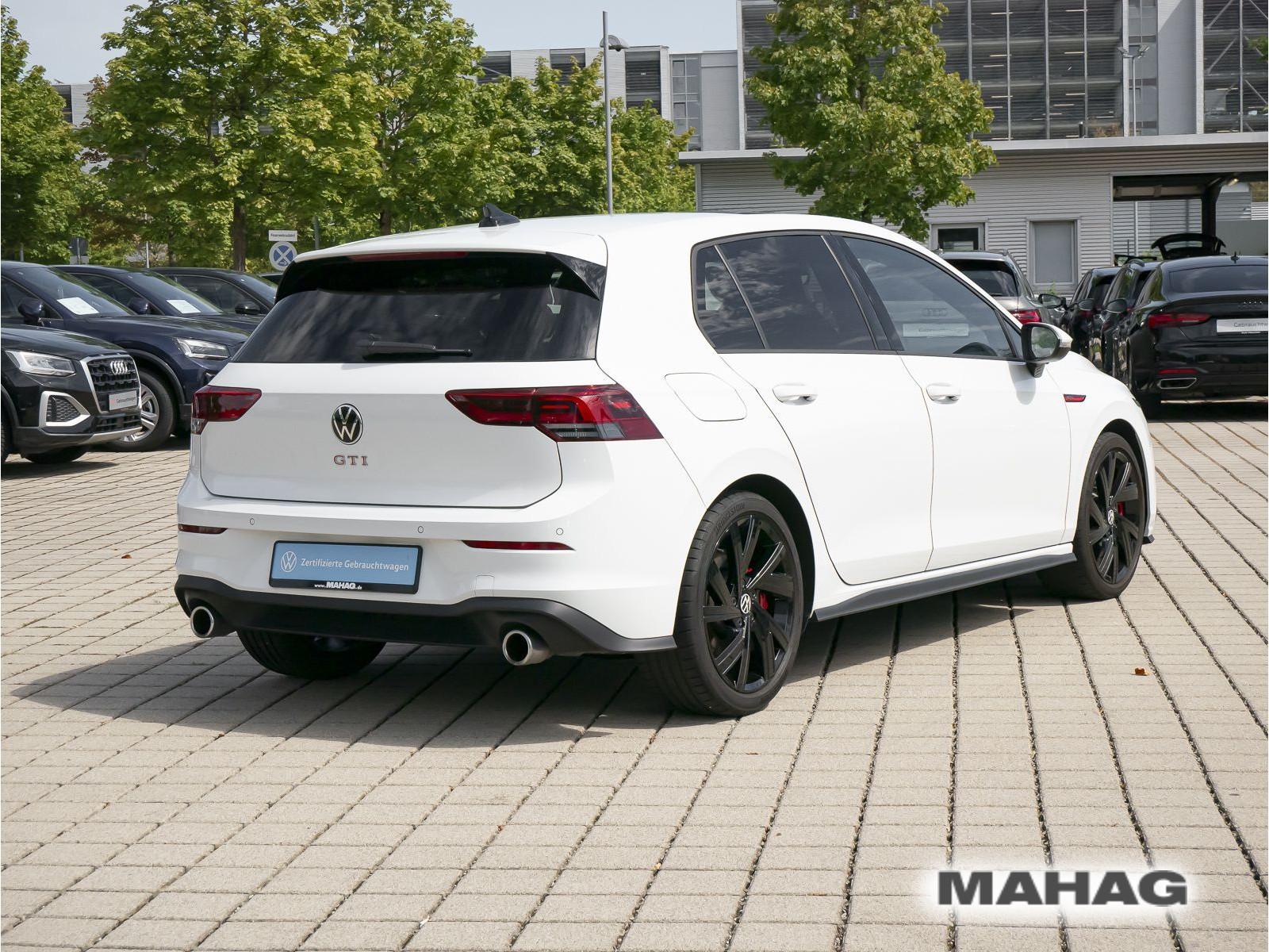 Volkswagen Golf 2023 г. Белый, пробег 36184 км