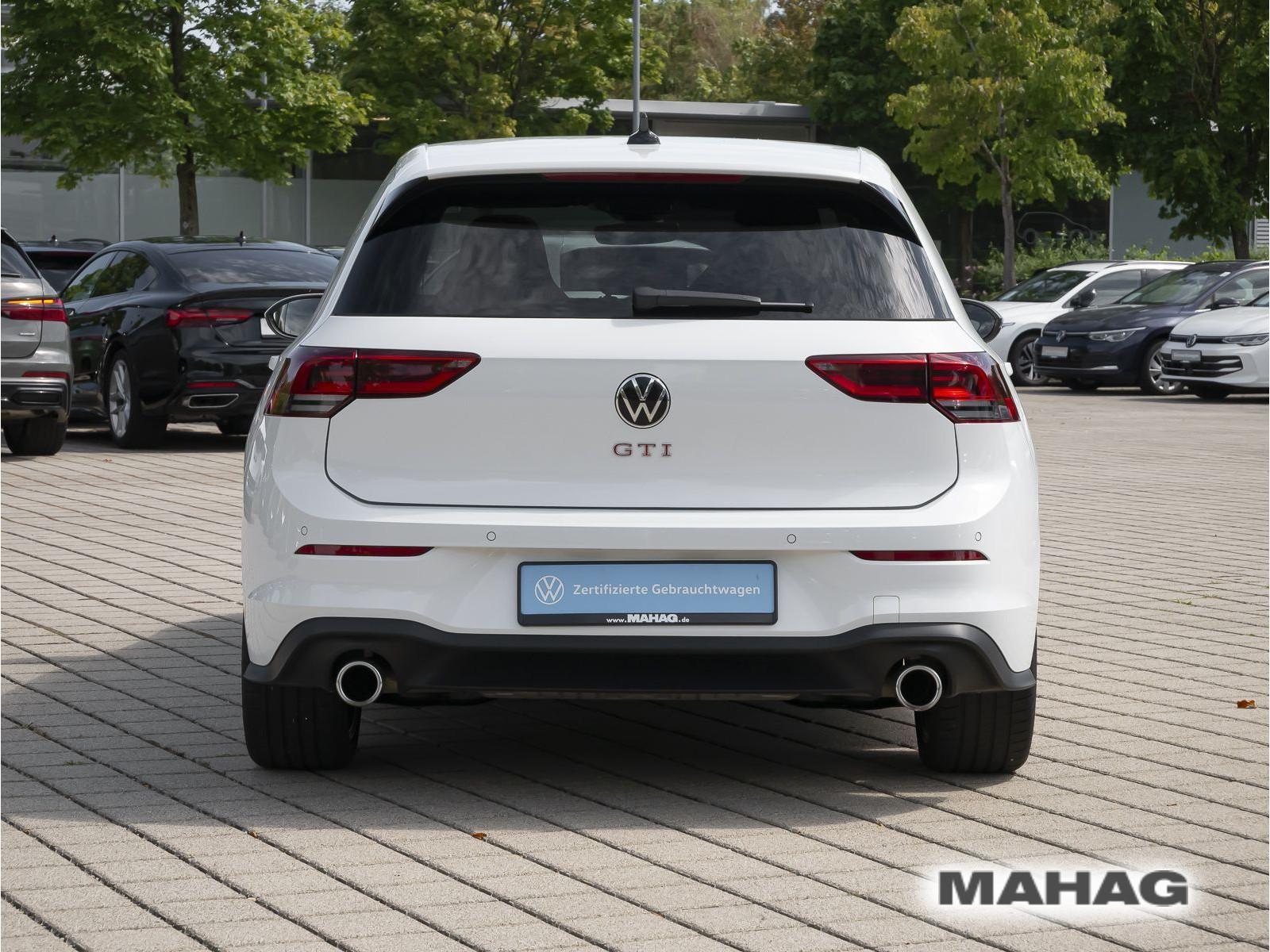 Volkswagen Golf 2023 г. Белый, пробег 36184 км