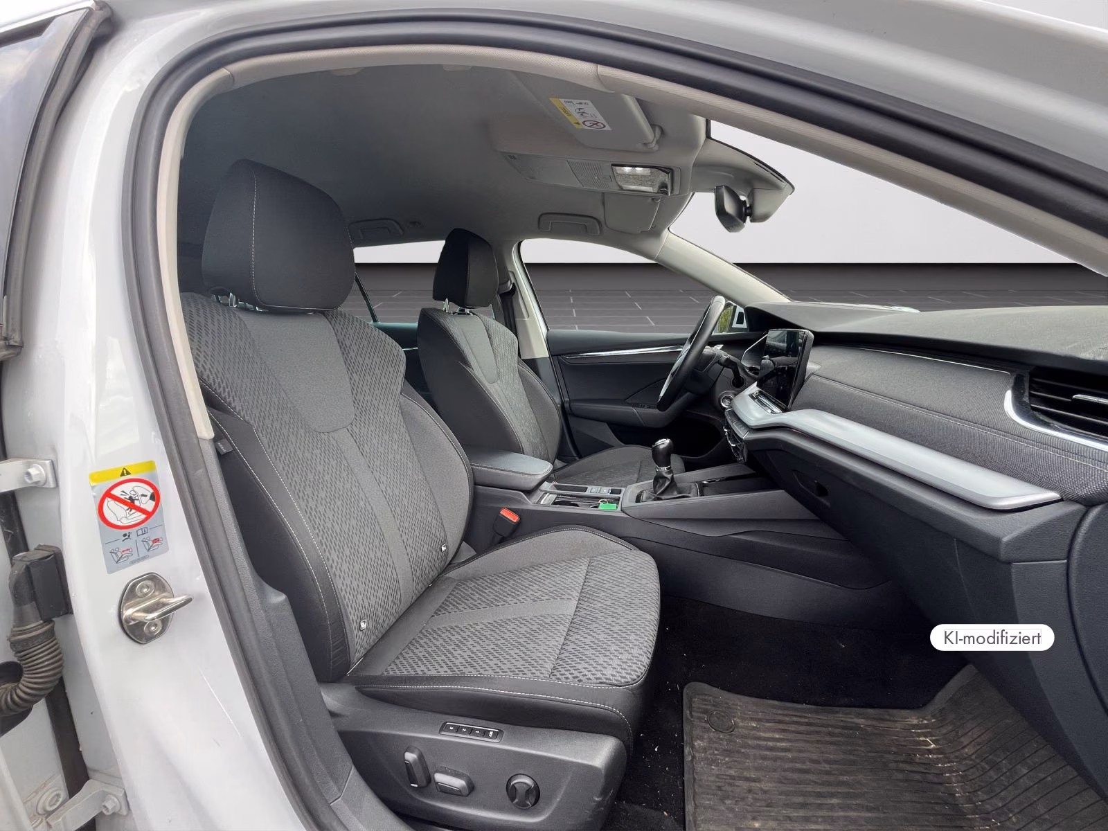 Skoda Octavia 2021 г. Белый, пробег 52874 км