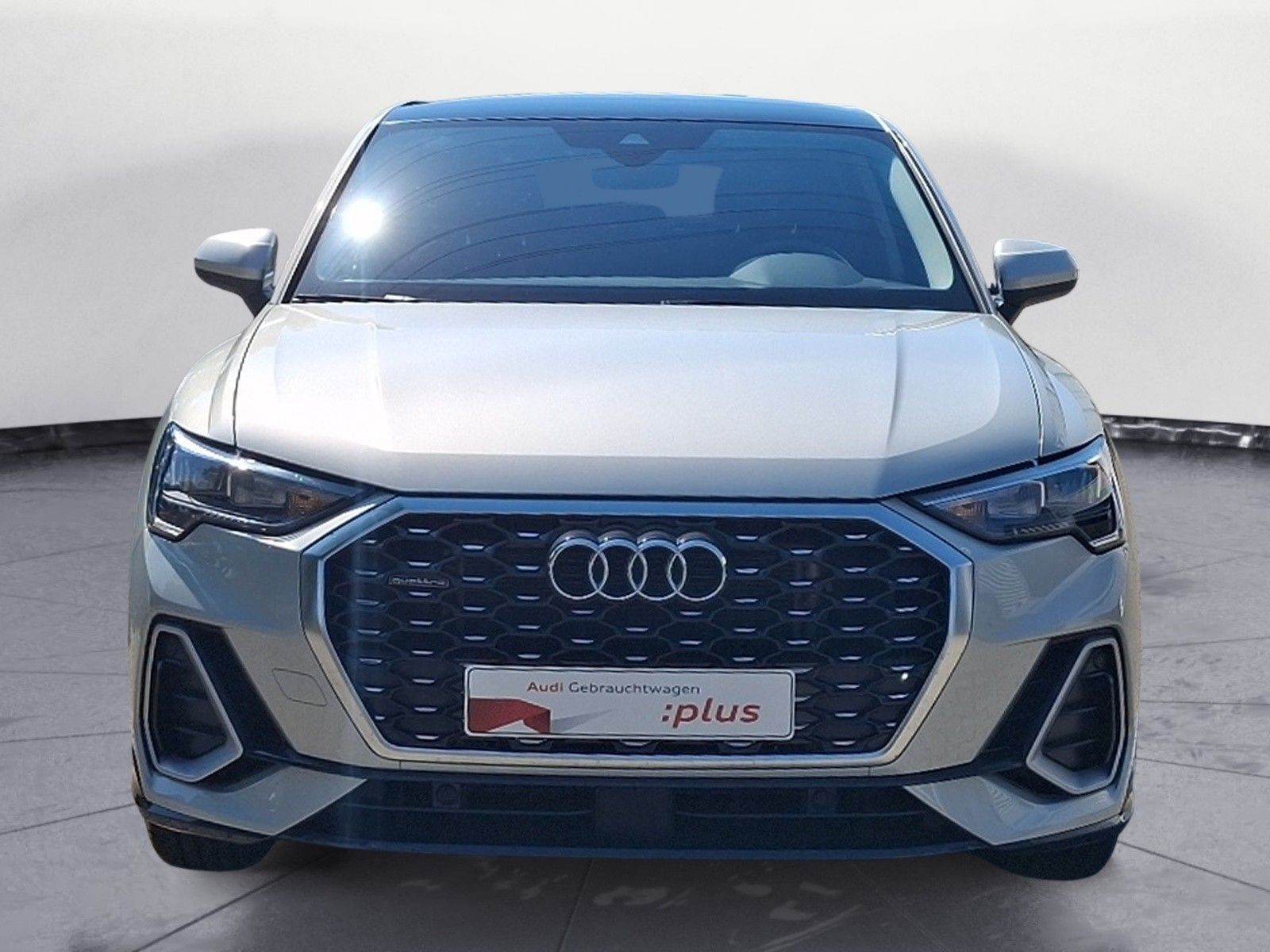Audi Q3 2023 г. Серебристый, пробег 50074 км