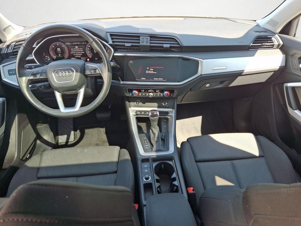 Audi Q3 2023 г. Серебристый, пробег 50074 км