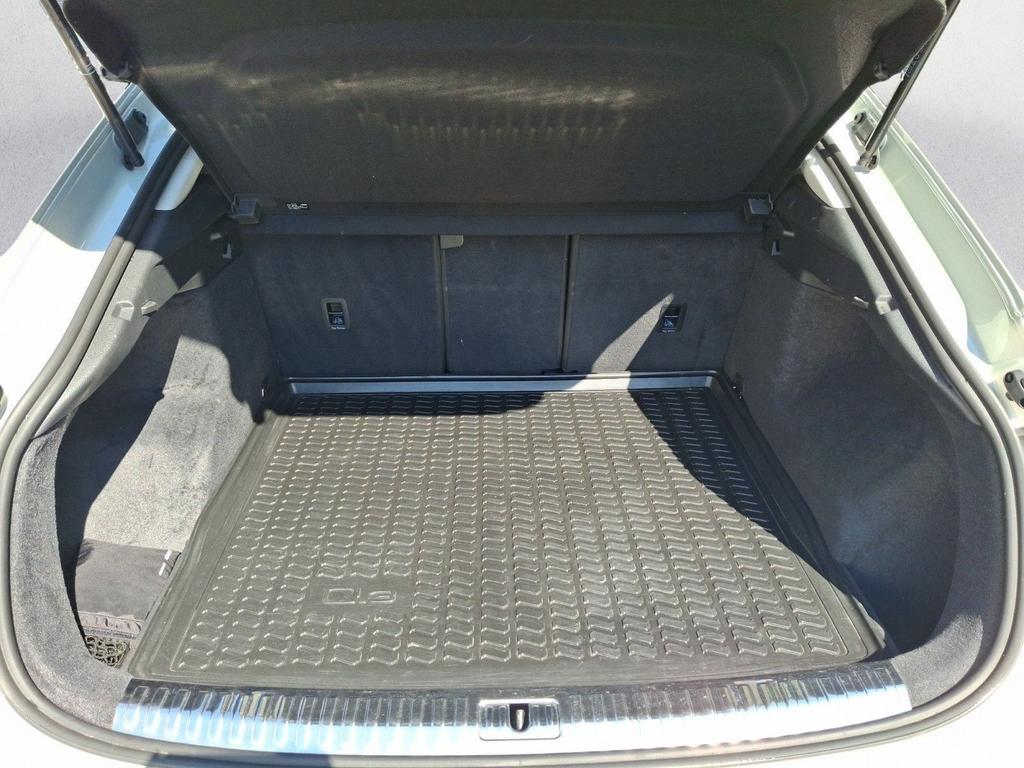 Audi Q3 2023 г. Серебристый, пробег 50074 км