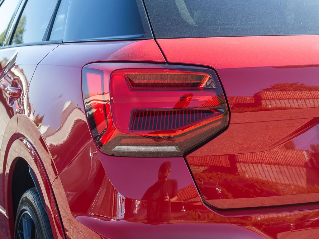 Audi Q2 2023 г. Красный, пробег 24140 км
