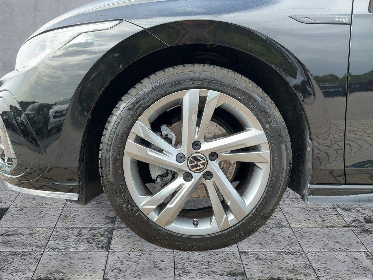 Volkswagen Golf 2024 г. Чёрный, пробег 22841 км