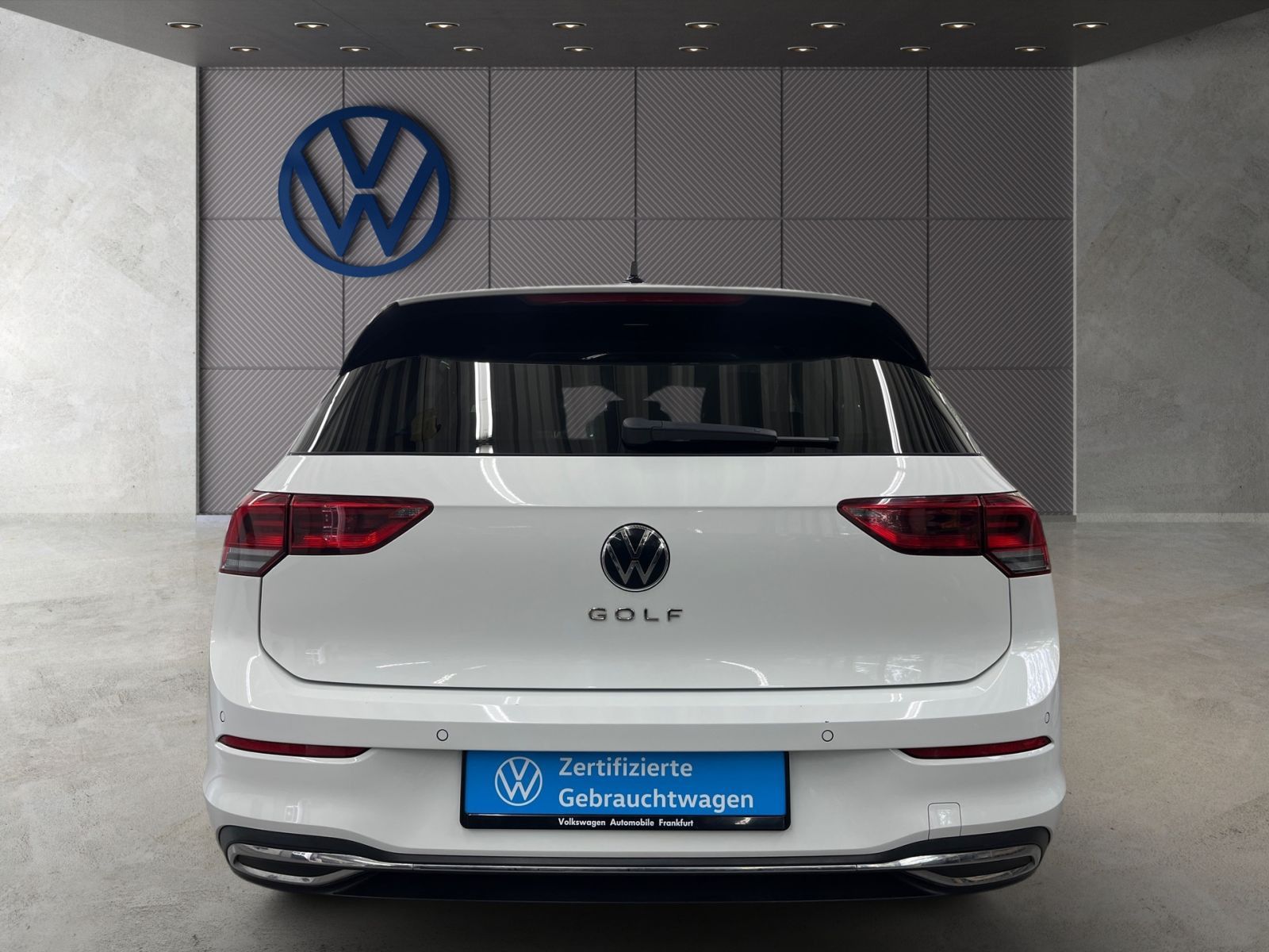 Volkswagen Golf 2022 г. Белый, пробег 40263 км