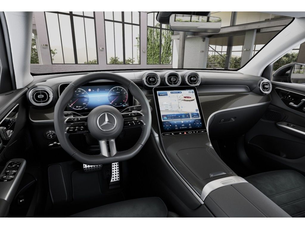 Mercedes-Benz GLC 200 2025 г. Серый, пробег 12765 км