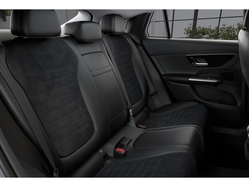 Mercedes-Benz GLC 200 2025 г. Серый, пробег 12765 км