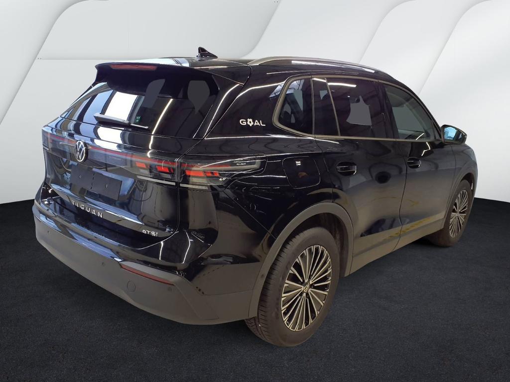 Volkswagen Tiguan 2025 г. Чёрный, пробег 17400 км