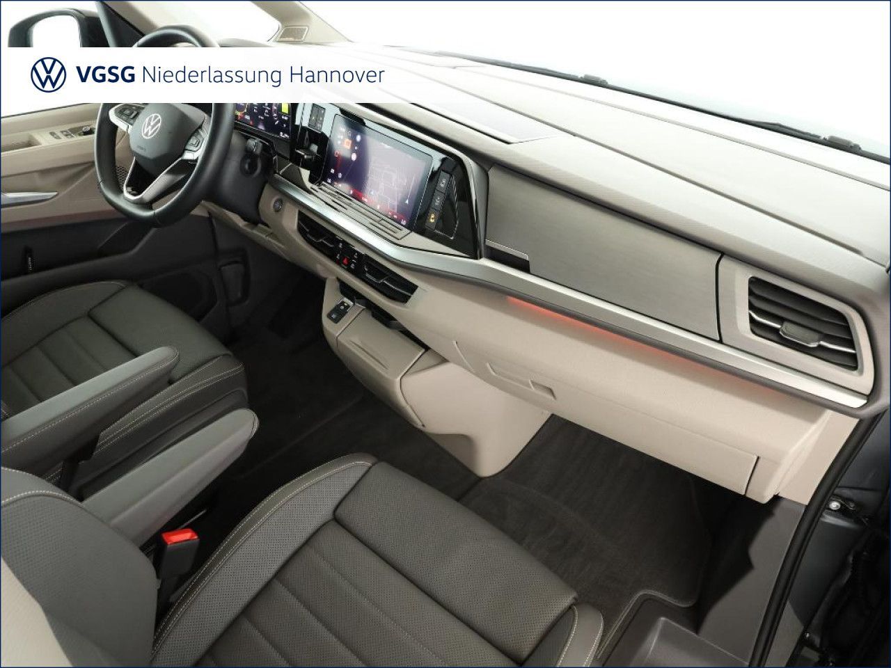 Volkswagen T7 MULTIVAN 2026 г. Серый, пробег 11575 км