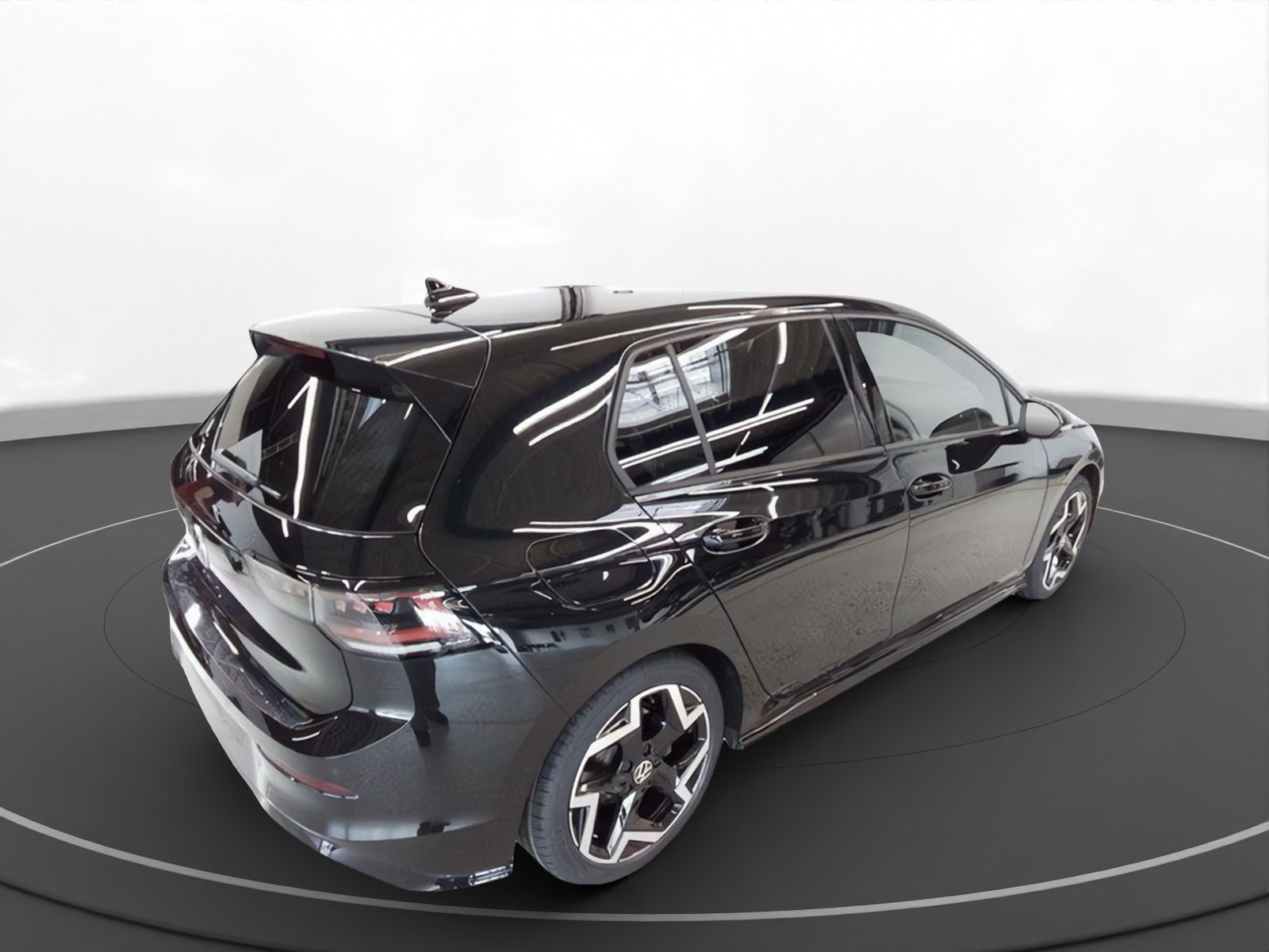 Volkswagen Golf 2025 г. Чёрный, пробег 8260 км