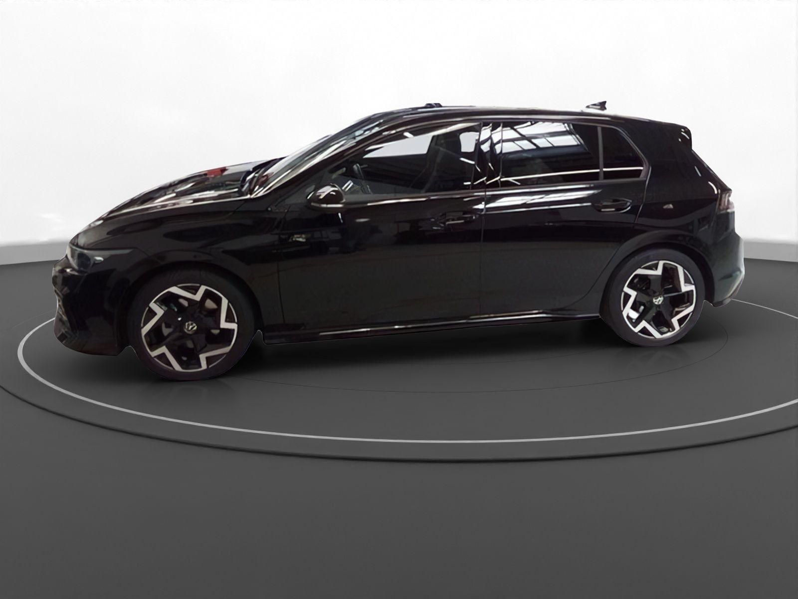 Volkswagen Golf 2025 г. Чёрный, пробег 8260 км
