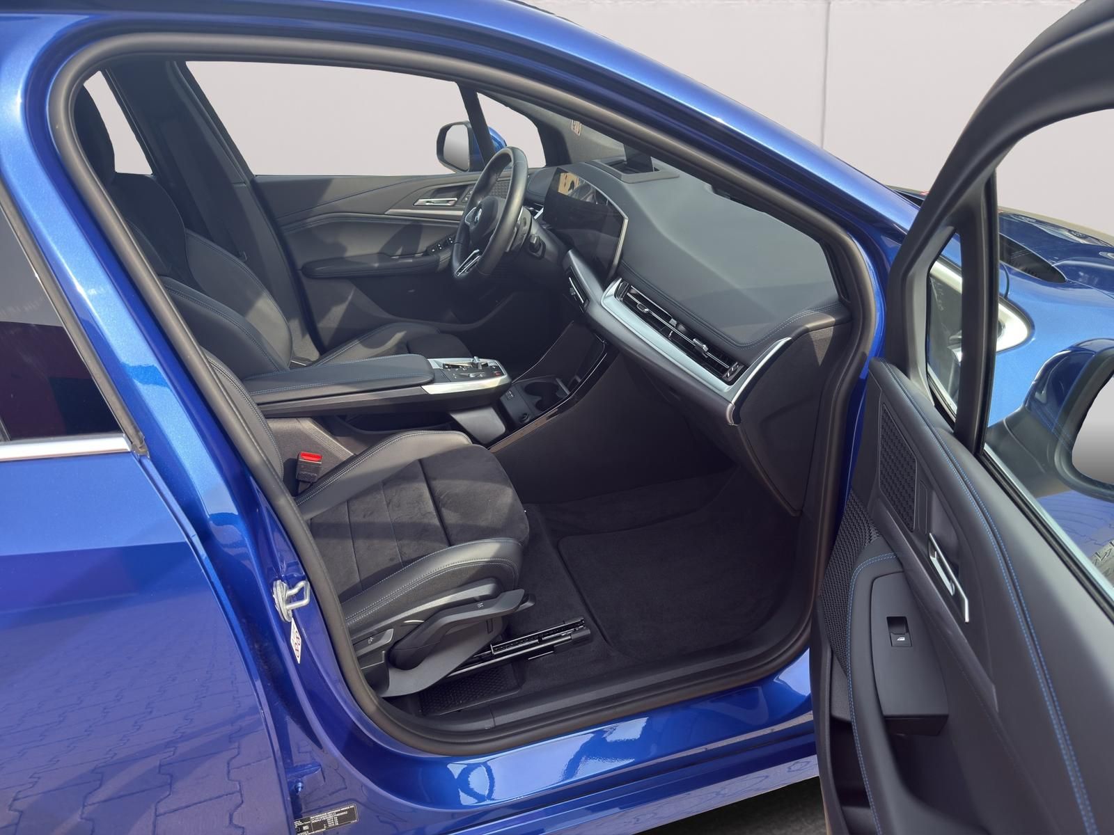 BMW 218 ACTIVE TOURER 2024 г. Синий, пробег 29950 км