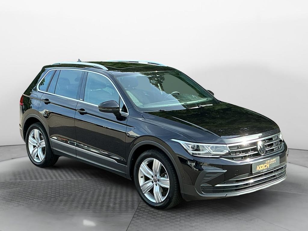 Volkswagen Tiguan 2023 г. Чёрный, пробег 42500 км