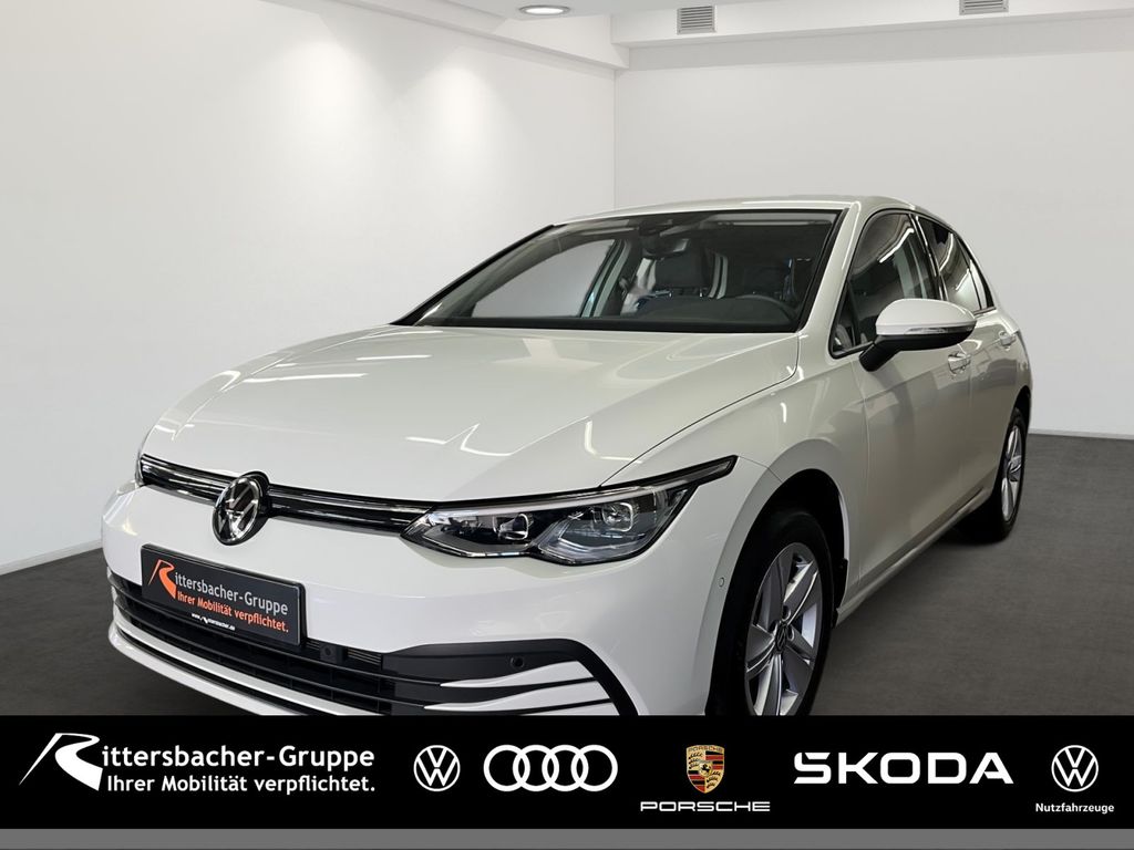 Volkswagen Golf 2023 г. Белый, пробег 42405 км