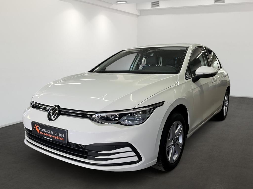 Volkswagen Golf 2023 г. Белый, пробег 42405 км